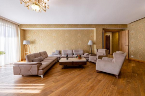 5BD-5BTH Apartment in Tbilisi City Center